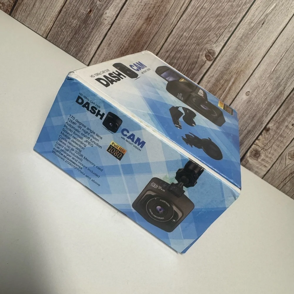 HD Dash Cam with Night Vision - Picture 2 of 5